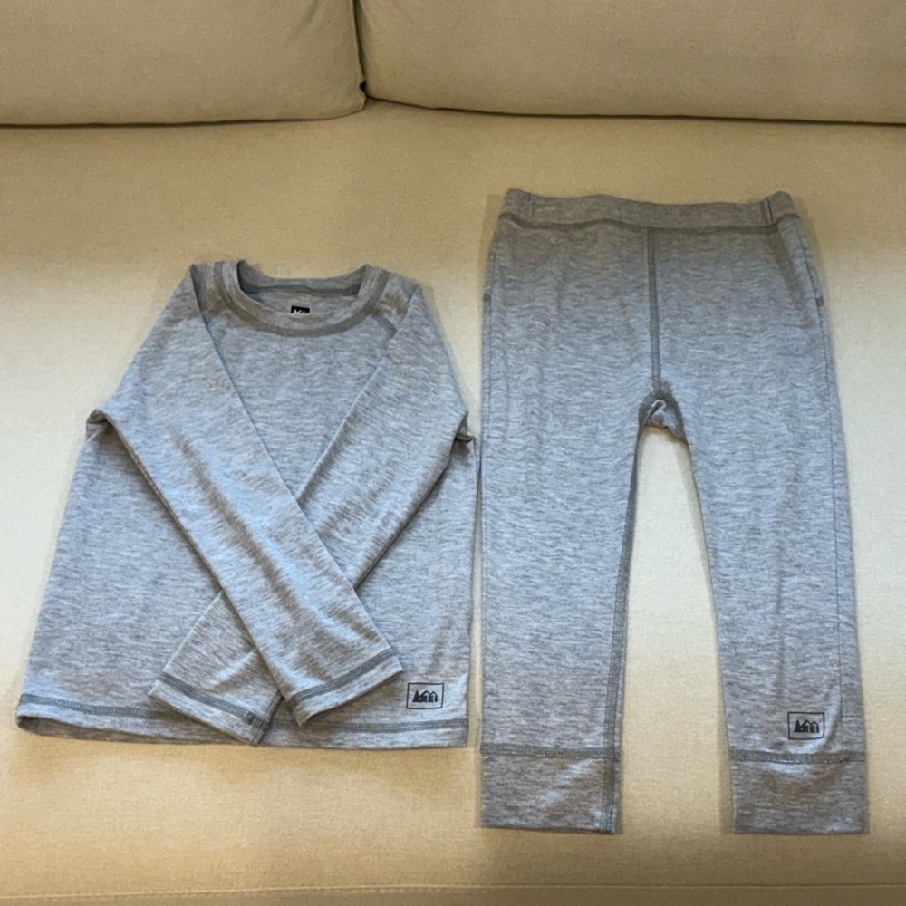 REI lightweight base layer shirt and pant set -4T